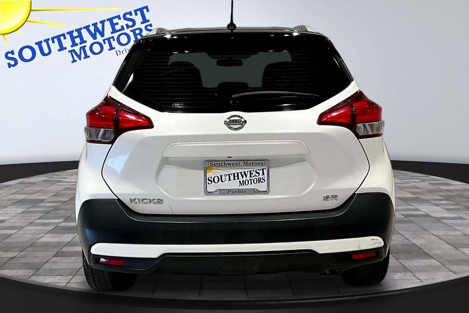 2019 Nissan Kicks SR