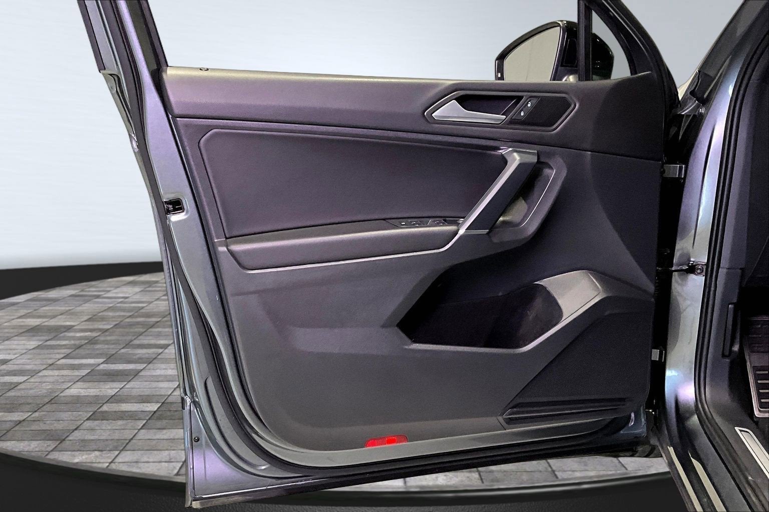 2020 Volkswagen Tiguan SE R-Line Black