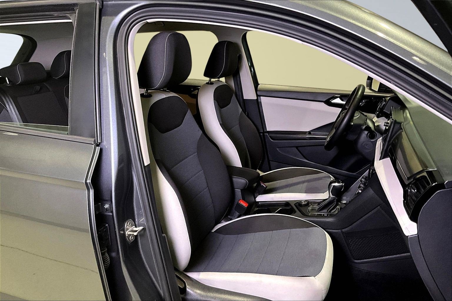 2025 Volkswagen Taos S