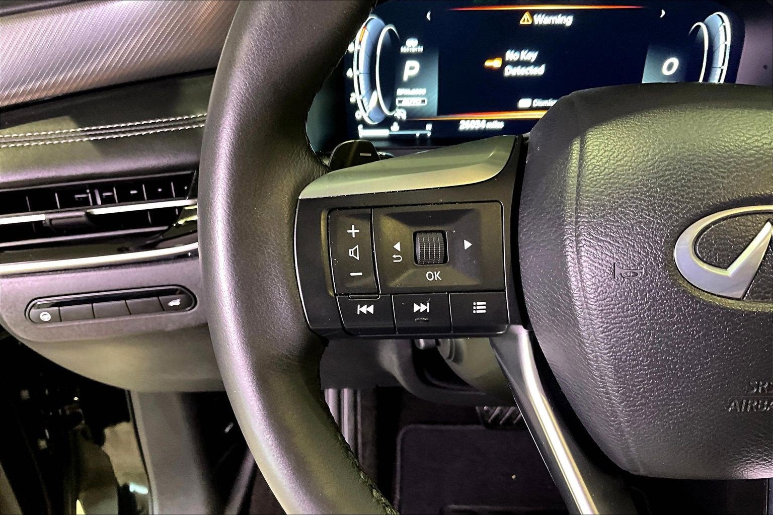 2023 INFINITI QX60 LUXE