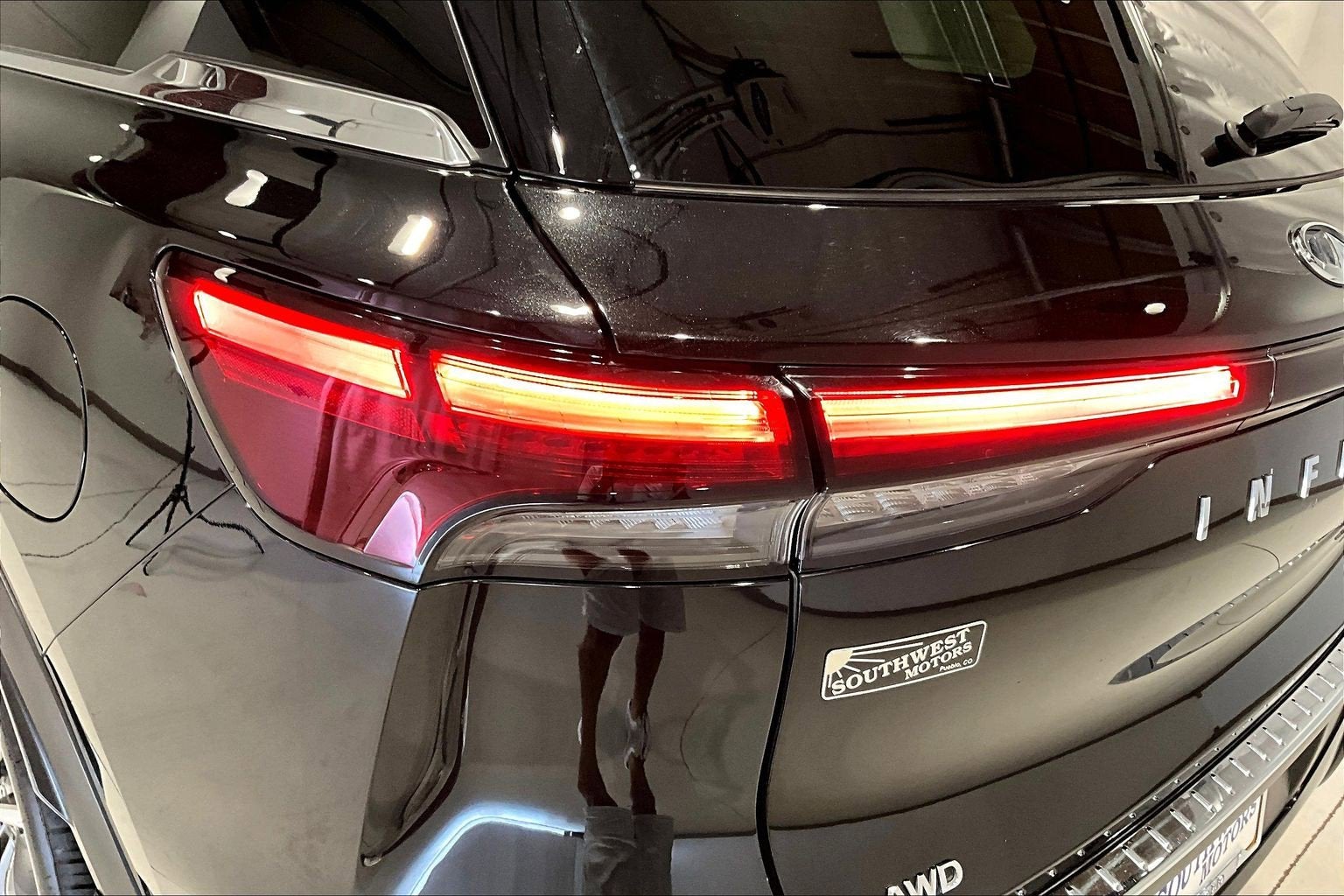 2023 INFINITI QX60 LUXE