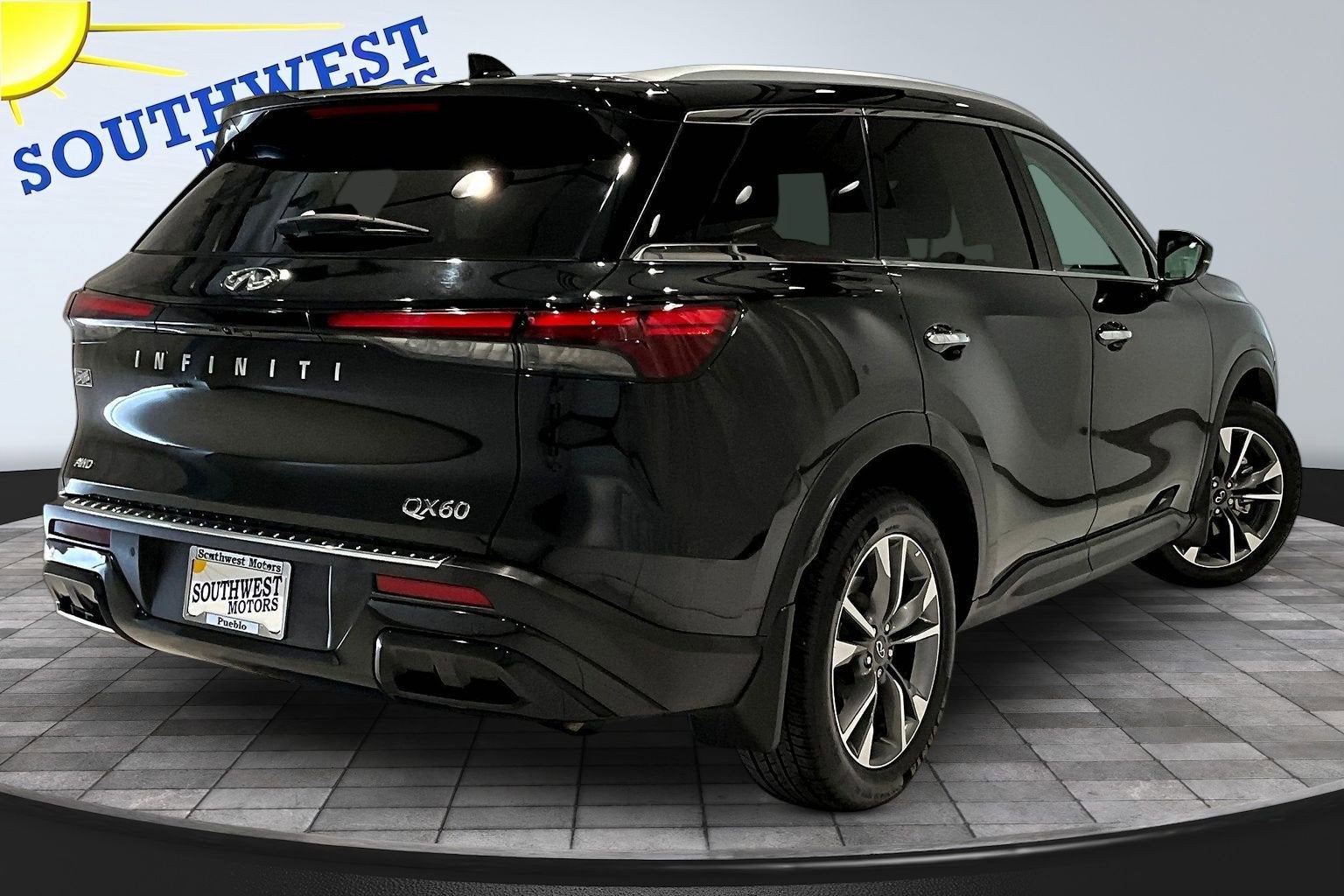 2023 INFINITI QX60 LUXE