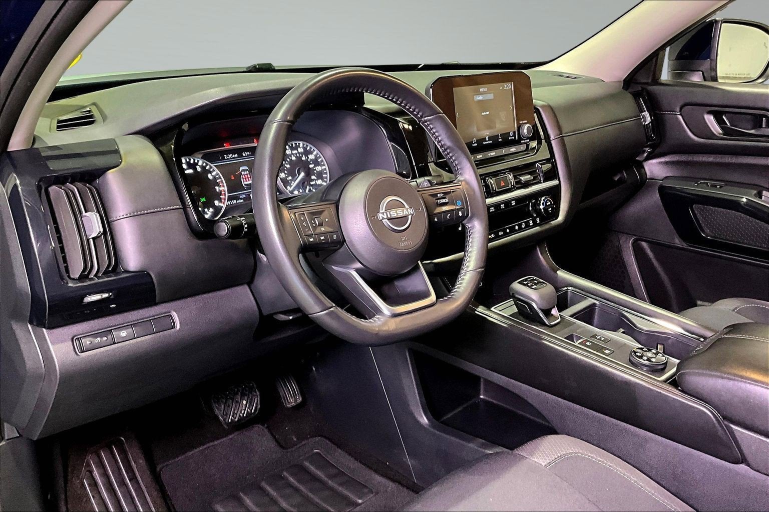 2024 Nissan Pathfinder SV