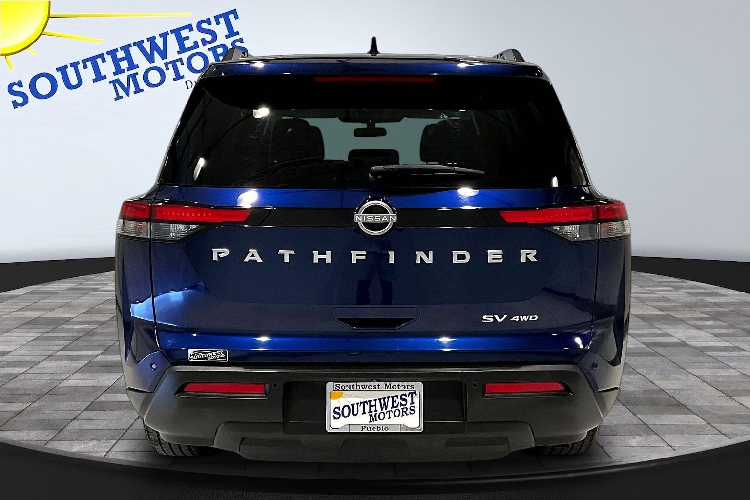 2024 Nissan Pathfinder SV