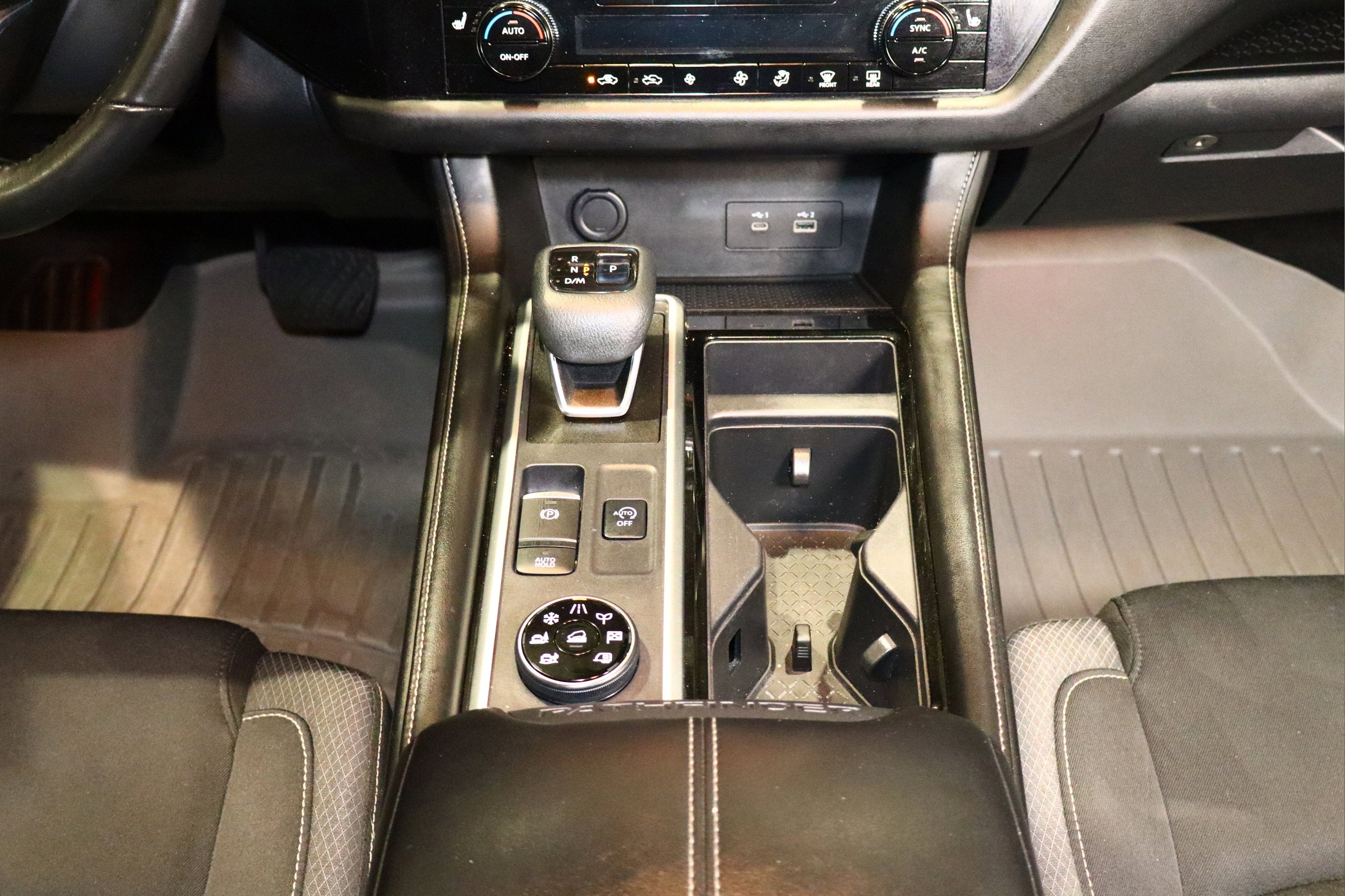 2022 Nissan Pathfinder SV