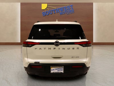 2022 Nissan Pathfinder SV