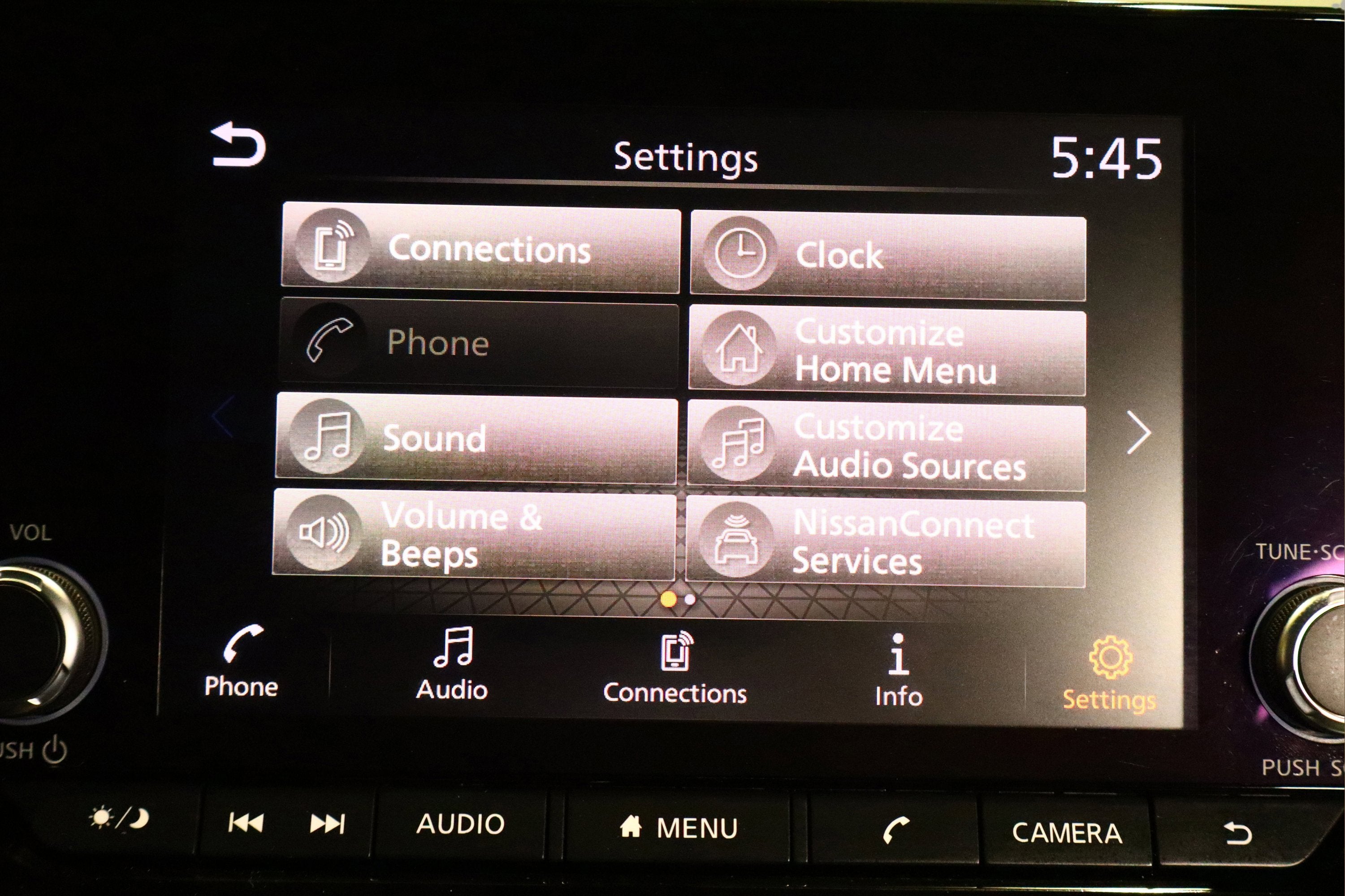 2022 Nissan Pathfinder SV