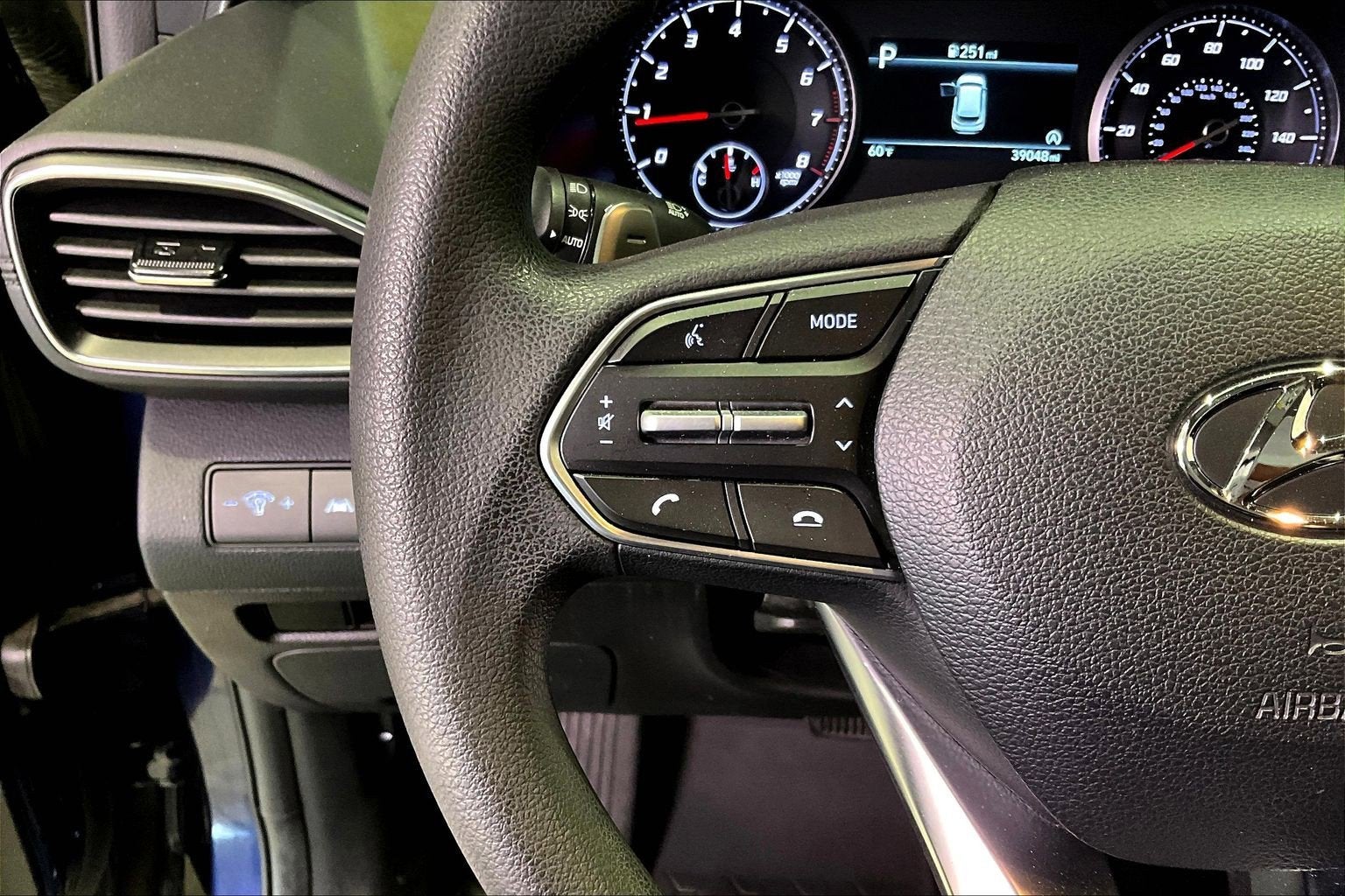 2023 Hyundai Santa Fe SE