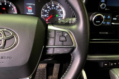 2021 Toyota Highlander LE