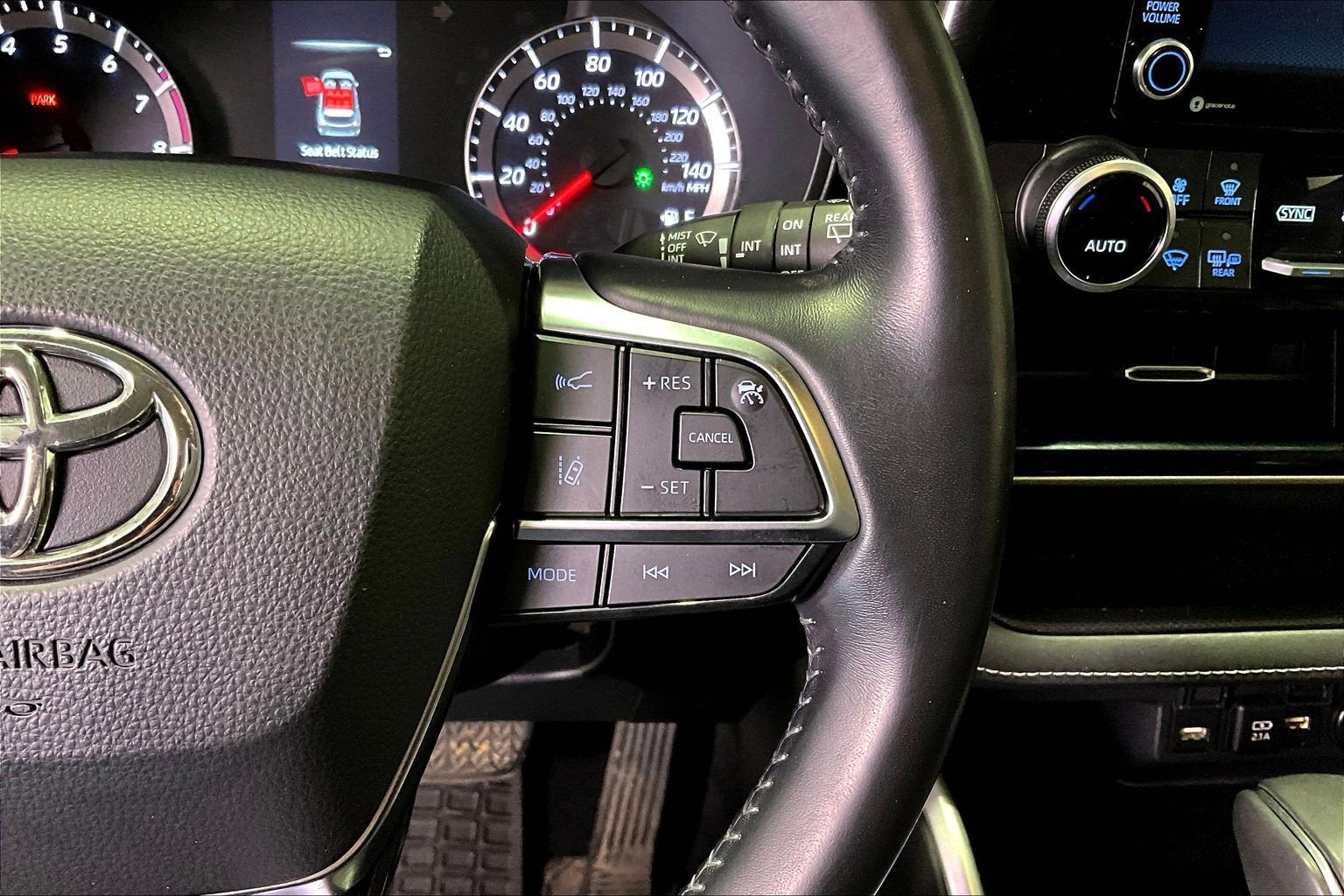 2021 Toyota Highlander LE