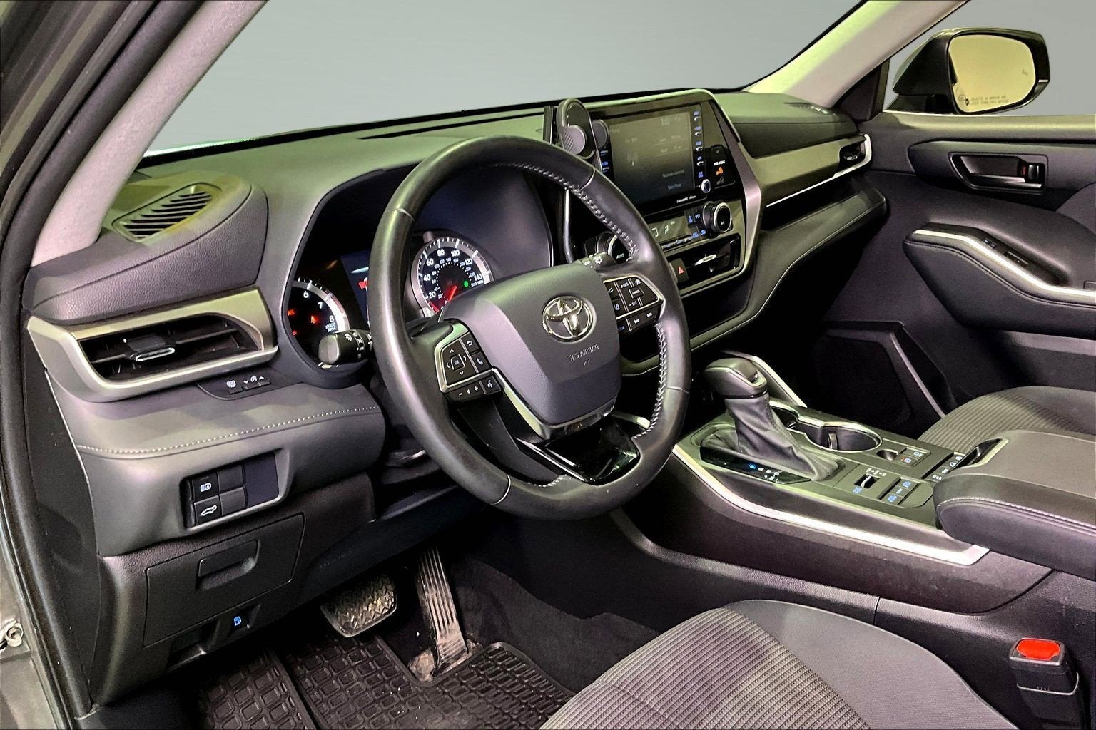 2021 Toyota Highlander LE