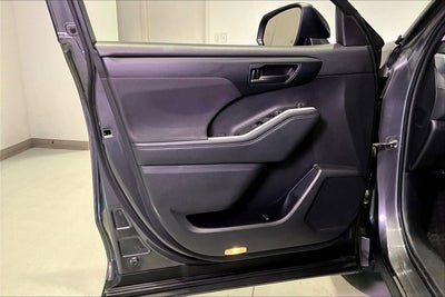 2021 Toyota Highlander LE