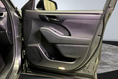 2021 Toyota Highlander LE