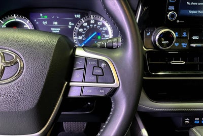 2022 Toyota Highlander Hybrid XLE