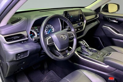 2022 Toyota Highlander Hybrid XLE