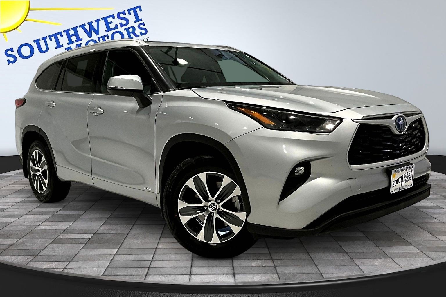 2022 Toyota Highlander Hybrid XLE