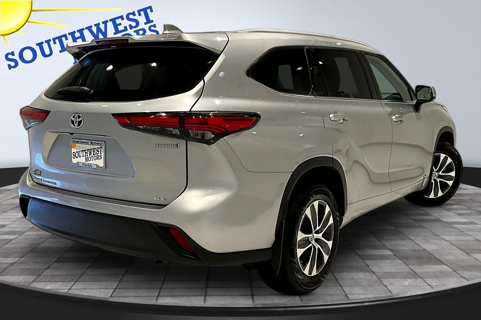 2022 Toyota Highlander Hybrid XLE