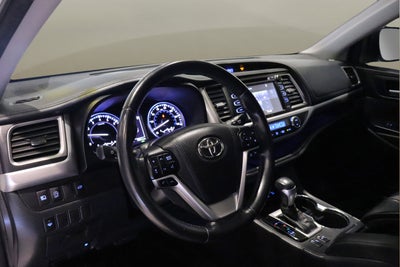 2017 Toyota Highlander SE