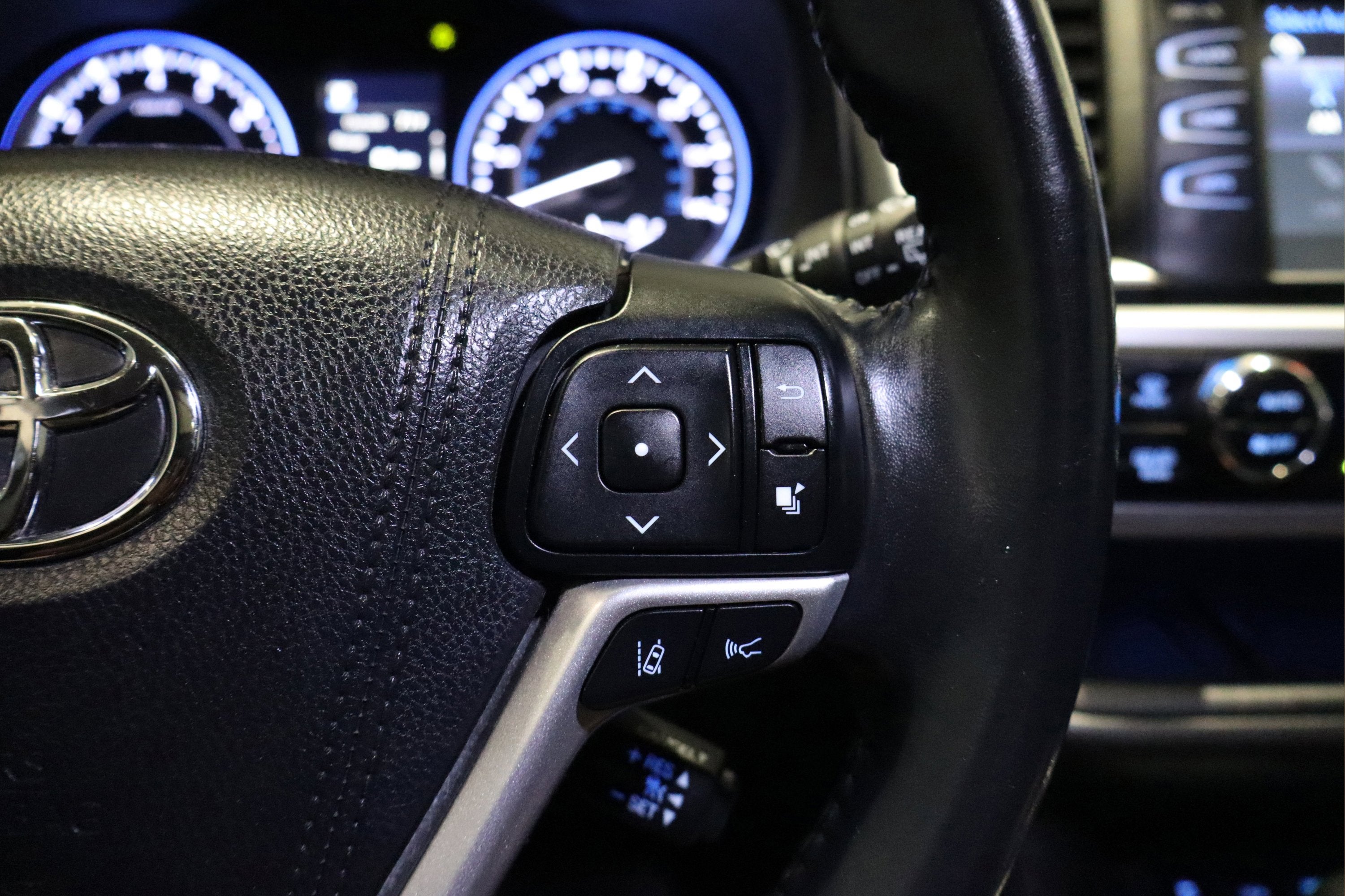 2017 Toyota Highlander SE