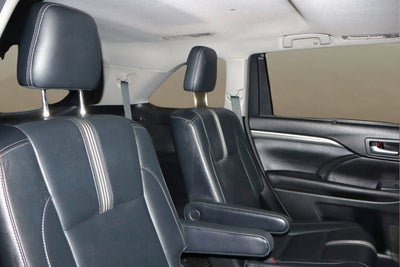 2017 Toyota Highlander SE