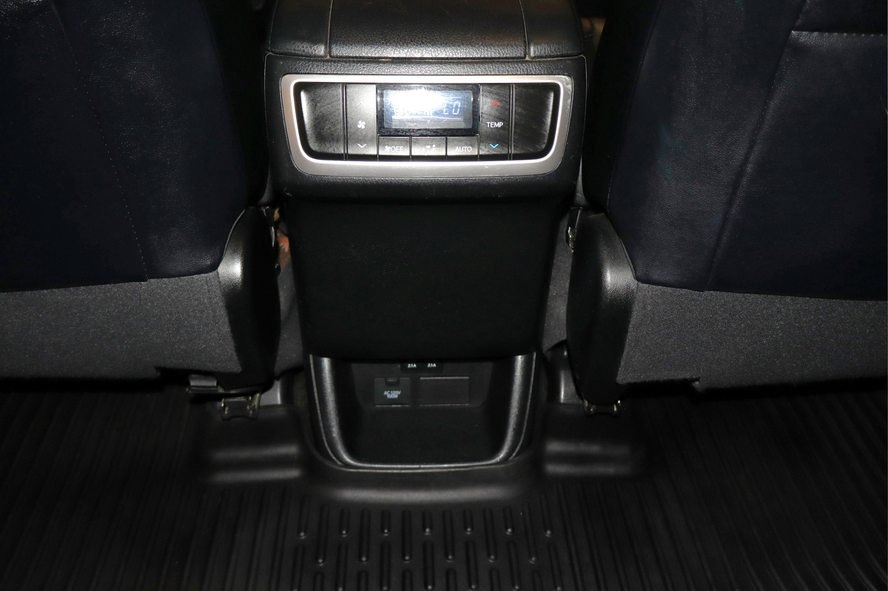 2017 Toyota Highlander SE