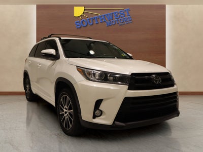 2017 Toyota Highlander SE