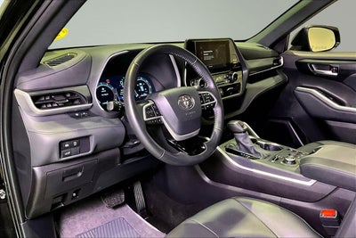 2025 Toyota Highlander XSE