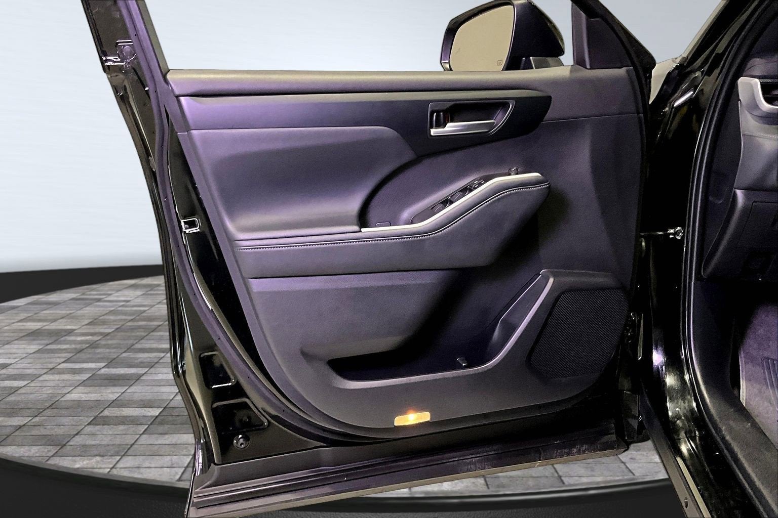 2025 Toyota Highlander XSE