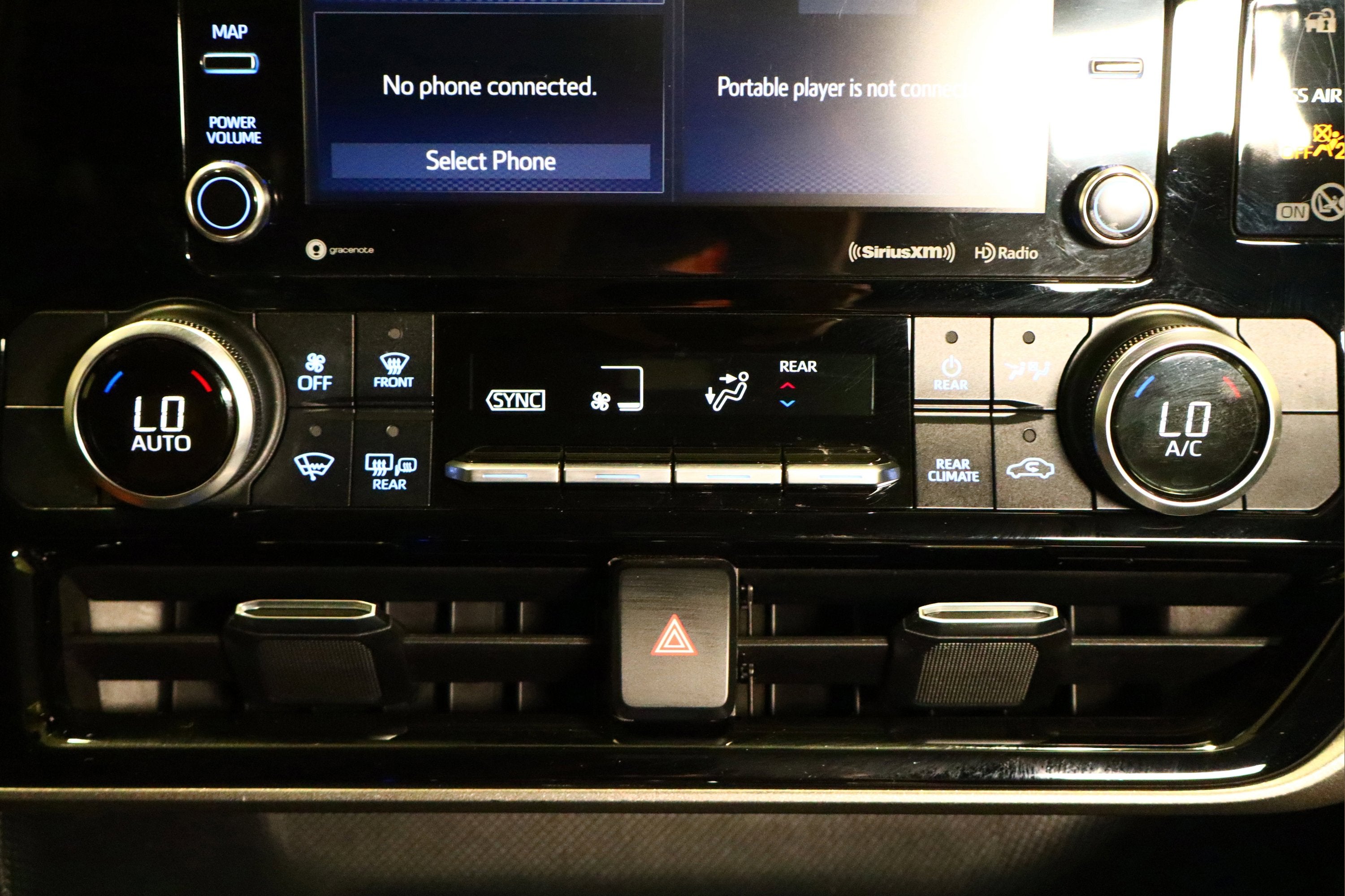 2020 Toyota Highlander LE