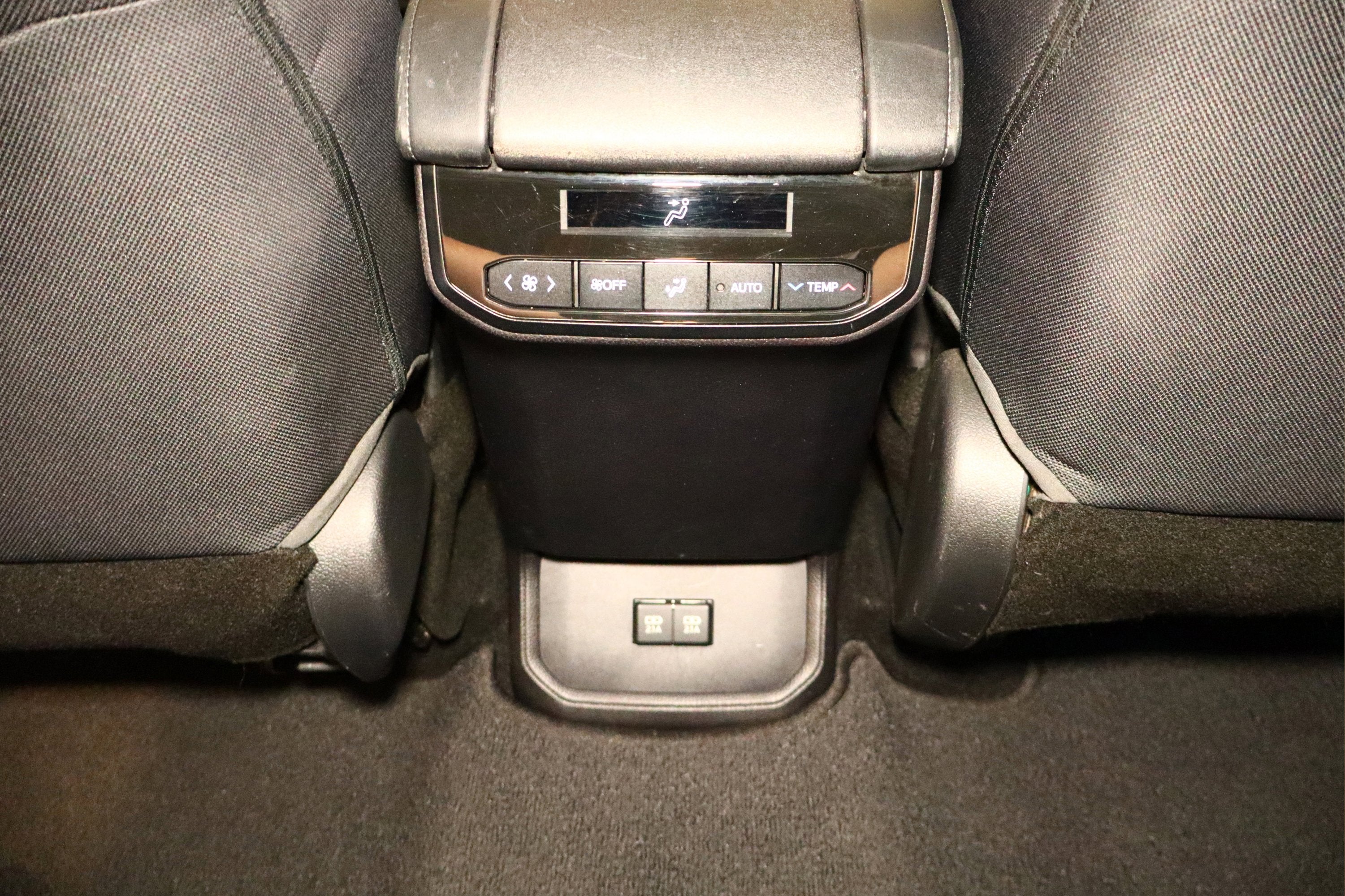 2020 Toyota Highlander LE