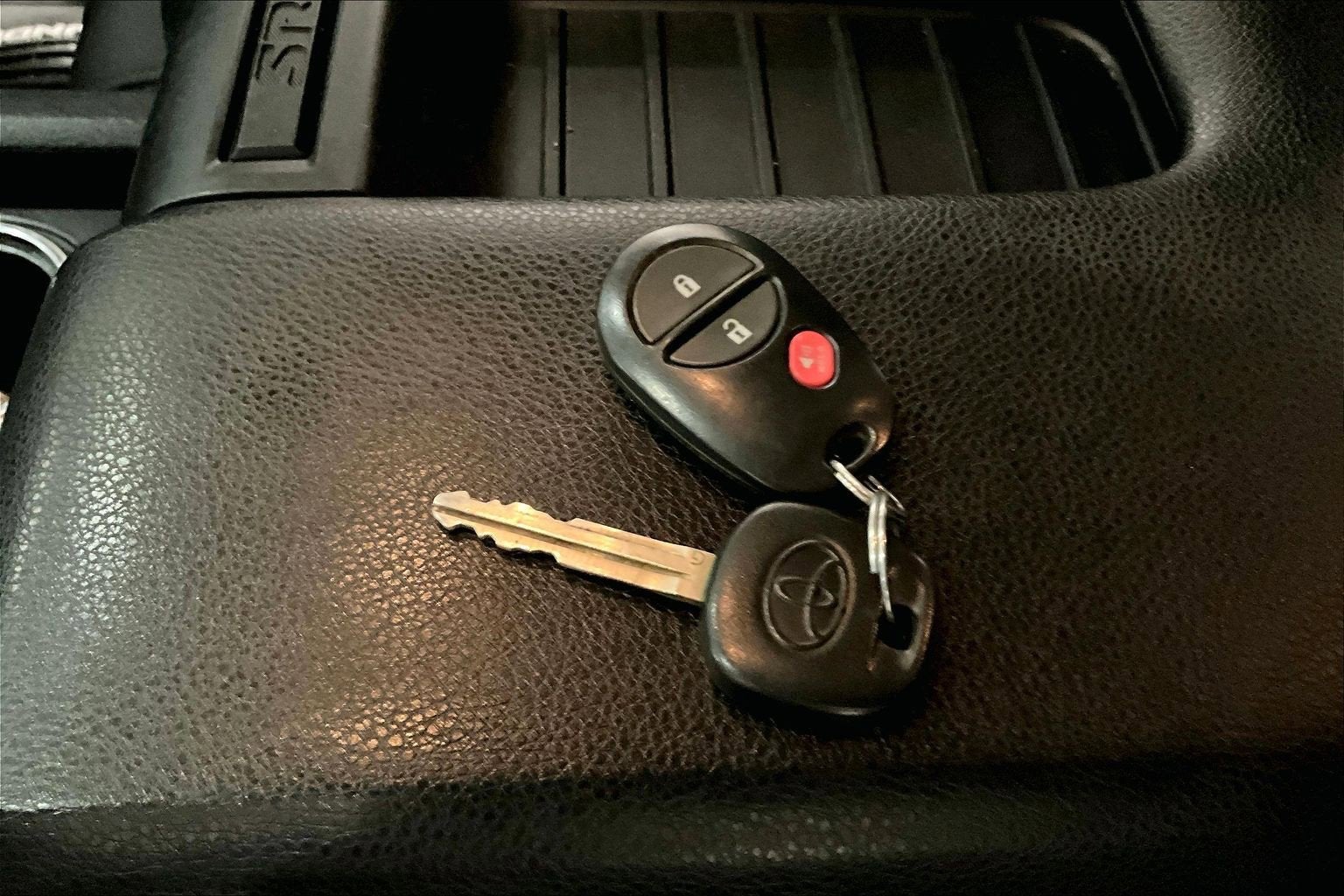 2017 Toyota Tundra 4WD SR5