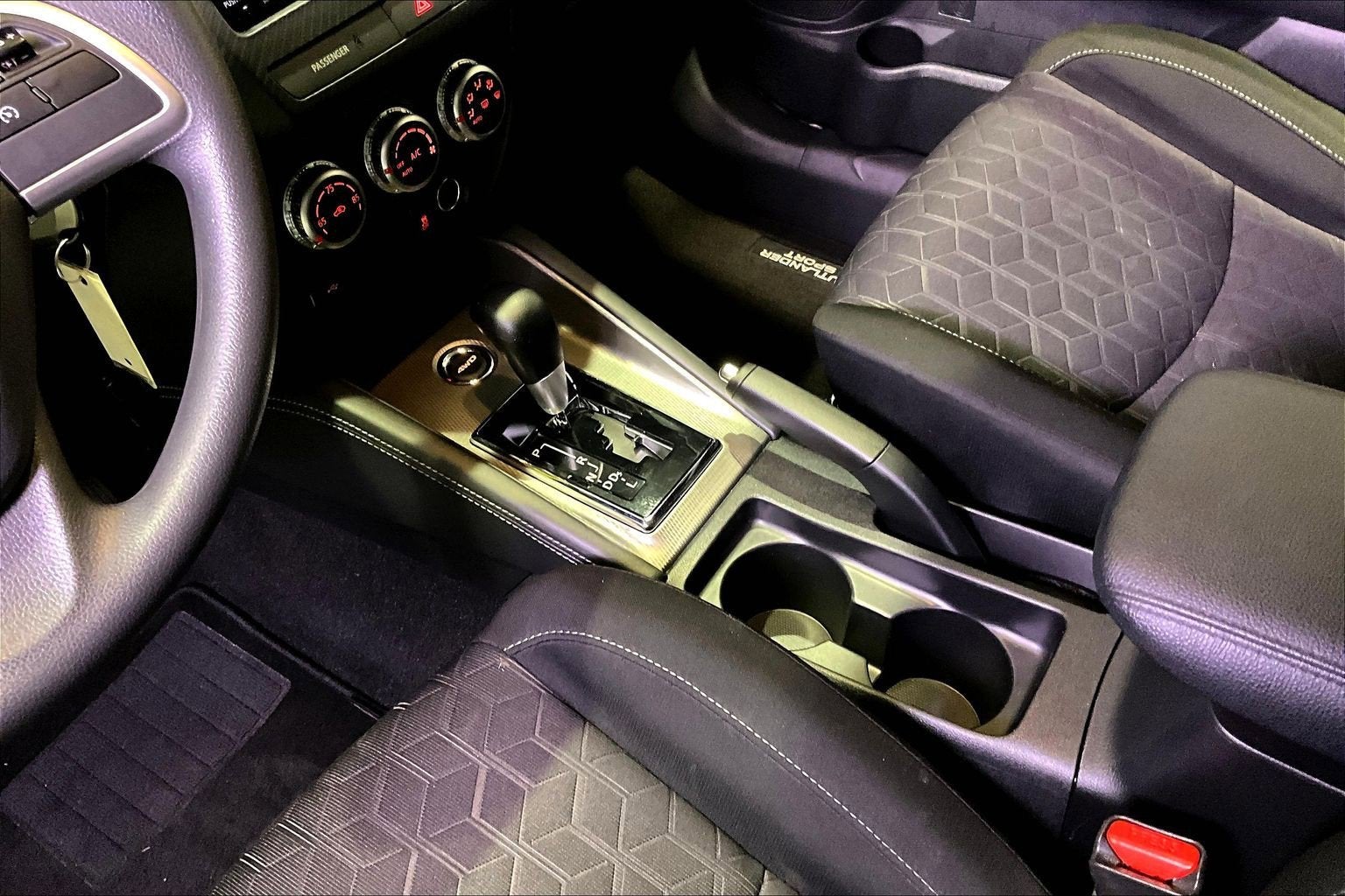 2025 Mitsubishi Outlander Sport ES