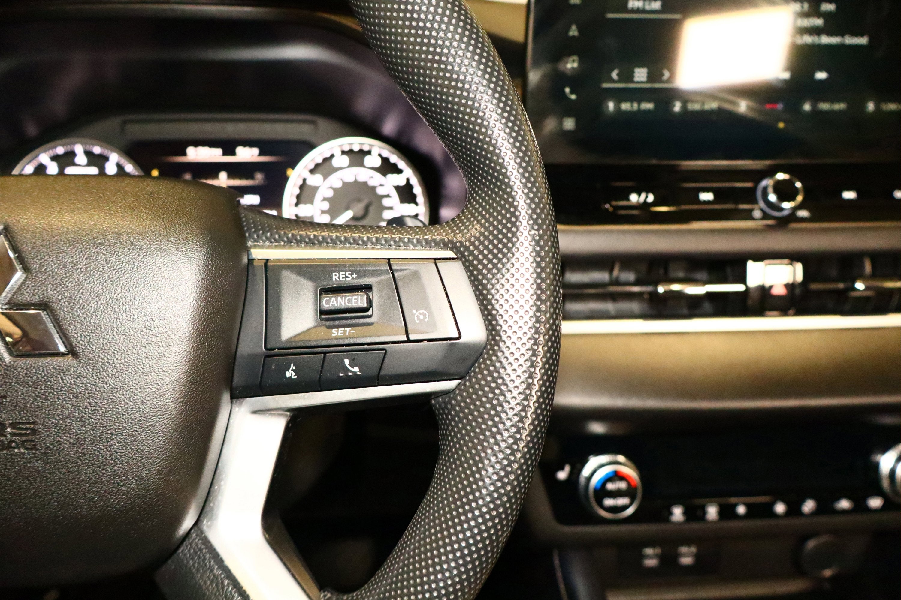 2025 Mitsubishi Outlander ES