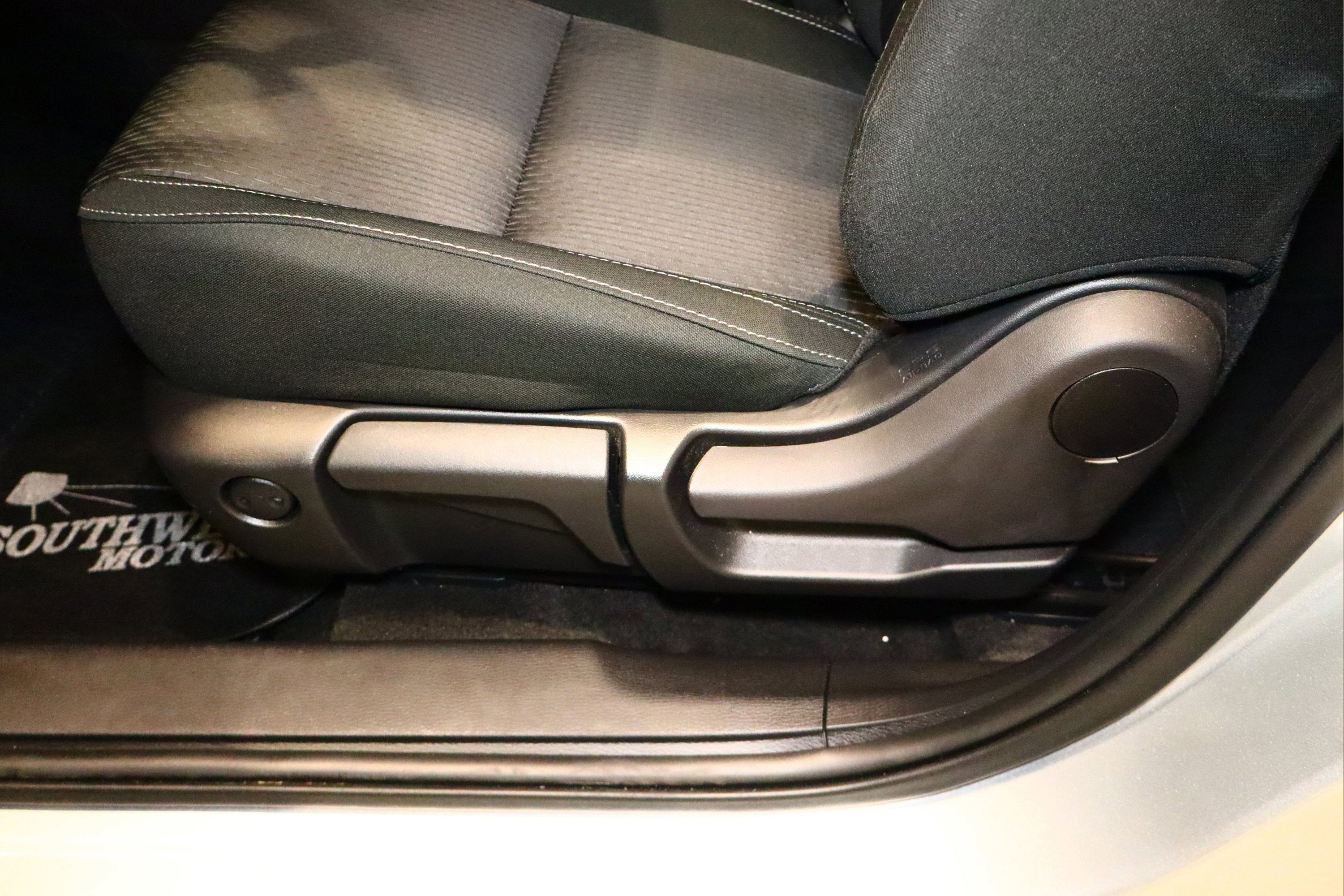 2025 Mitsubishi Outlander ES