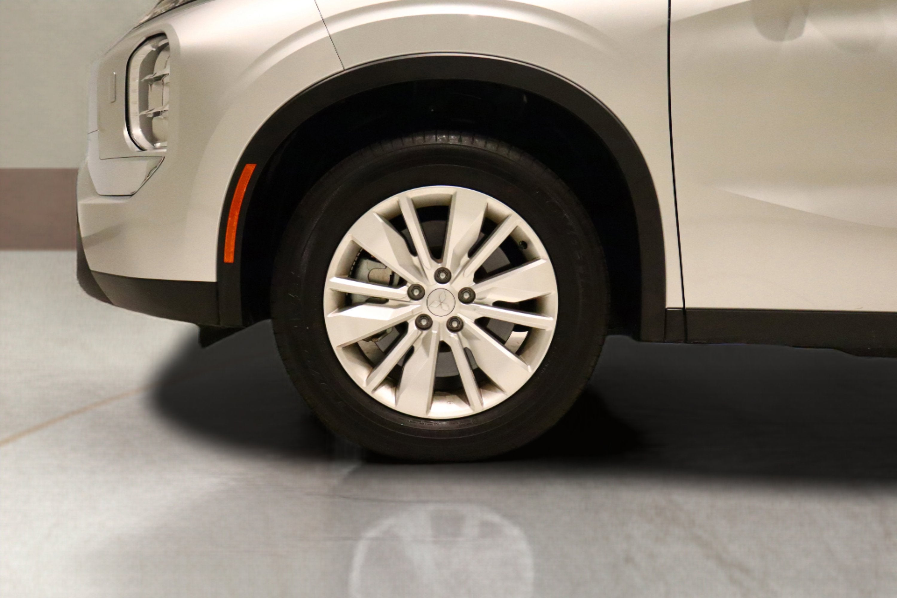 2025 Mitsubishi Outlander ES