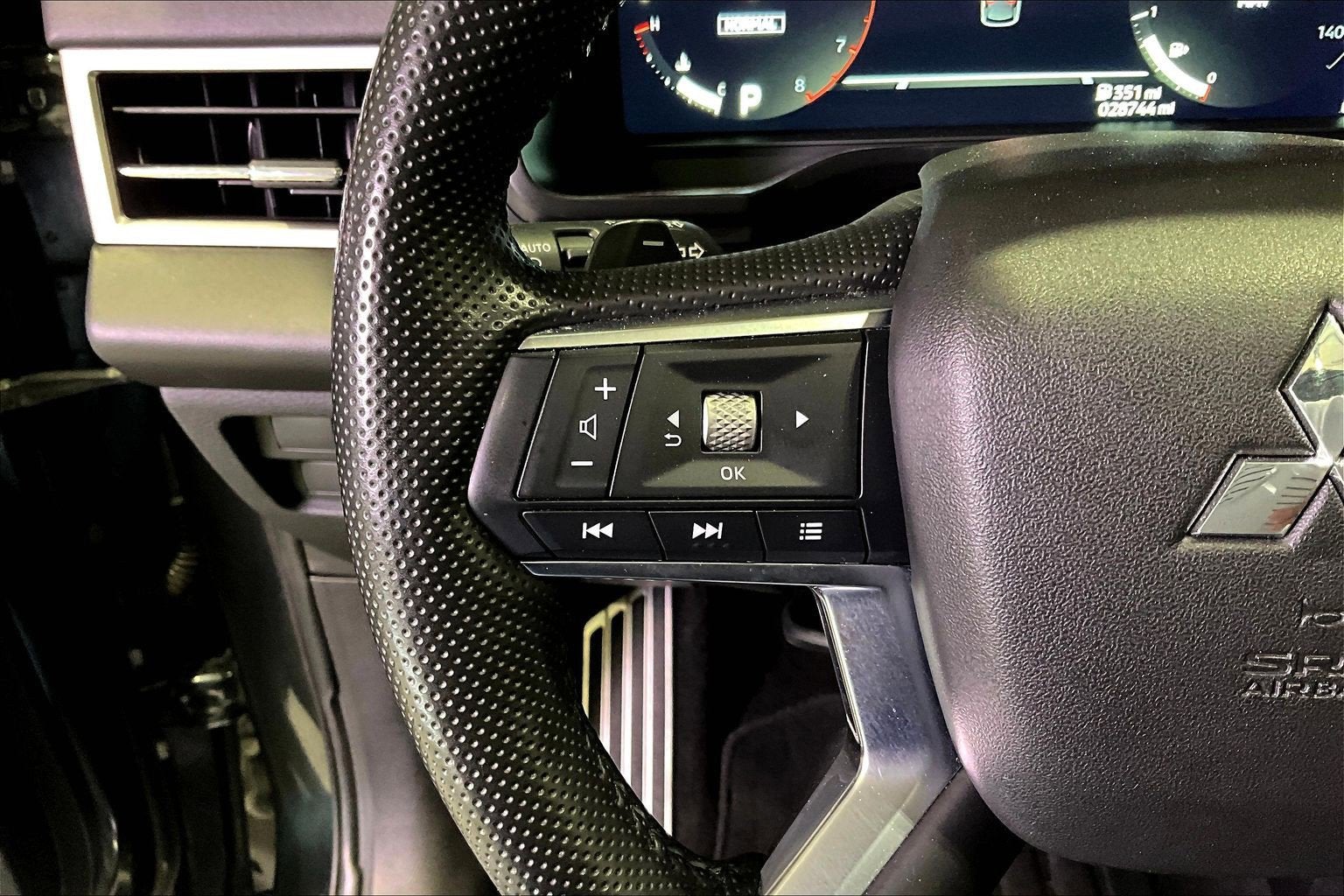 2025 Mitsubishi Outlander SEL