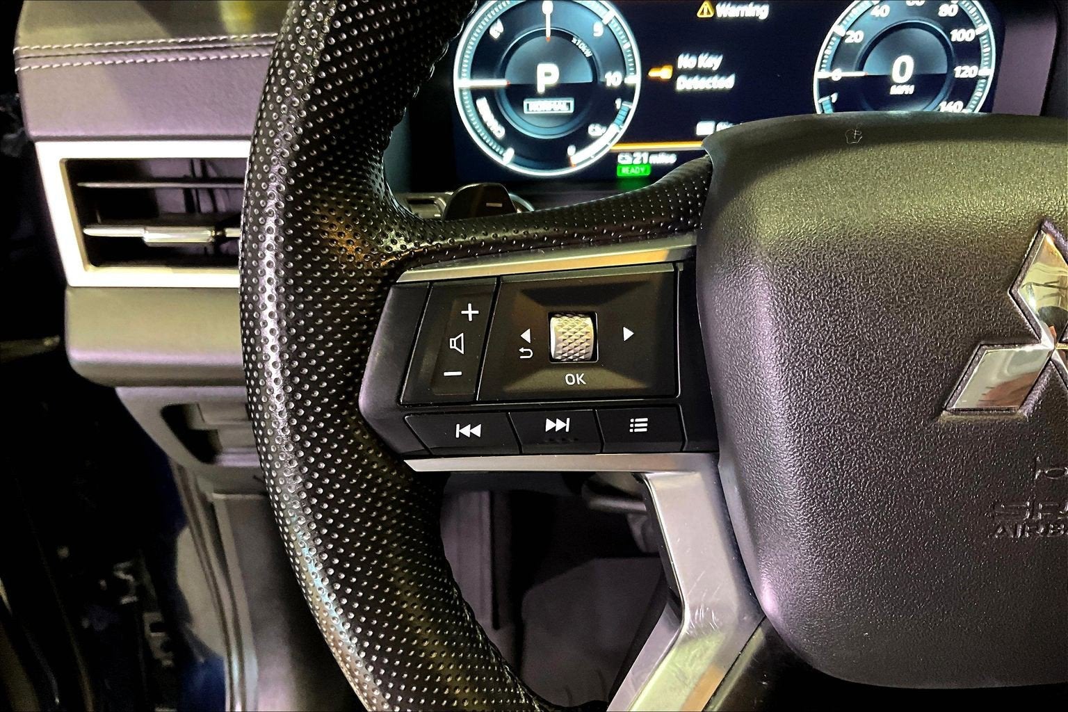 2023 Mitsubishi Outlander PHEV SE