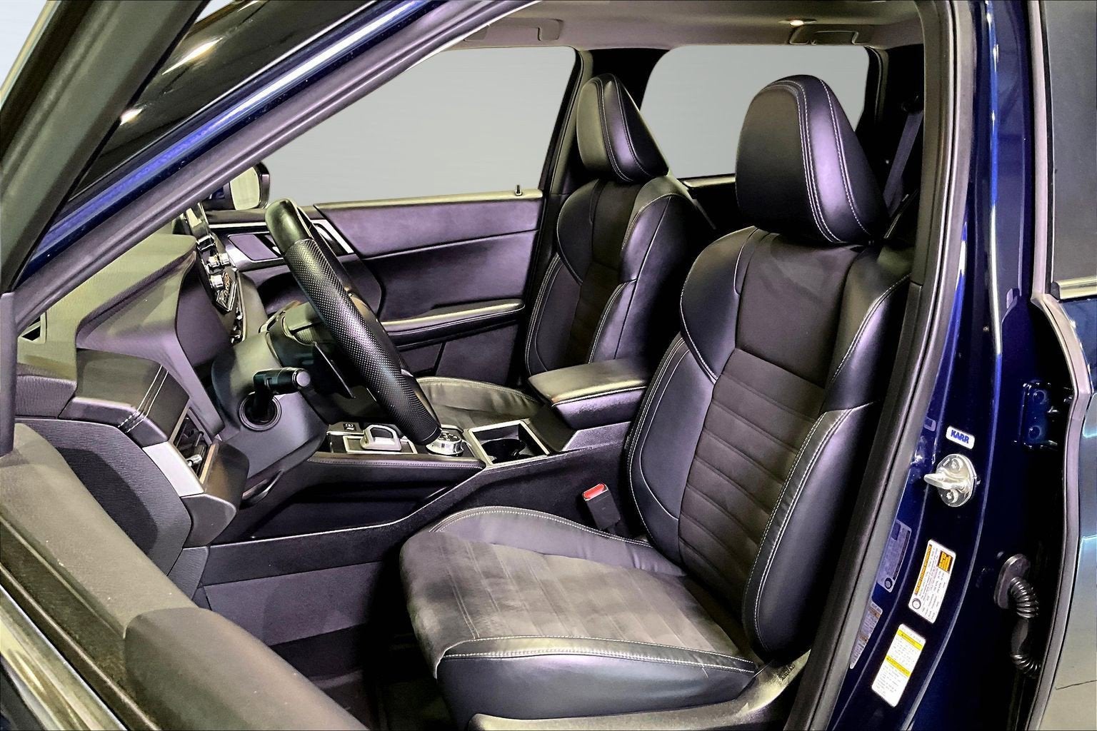 2023 Mitsubishi Outlander PHEV SE