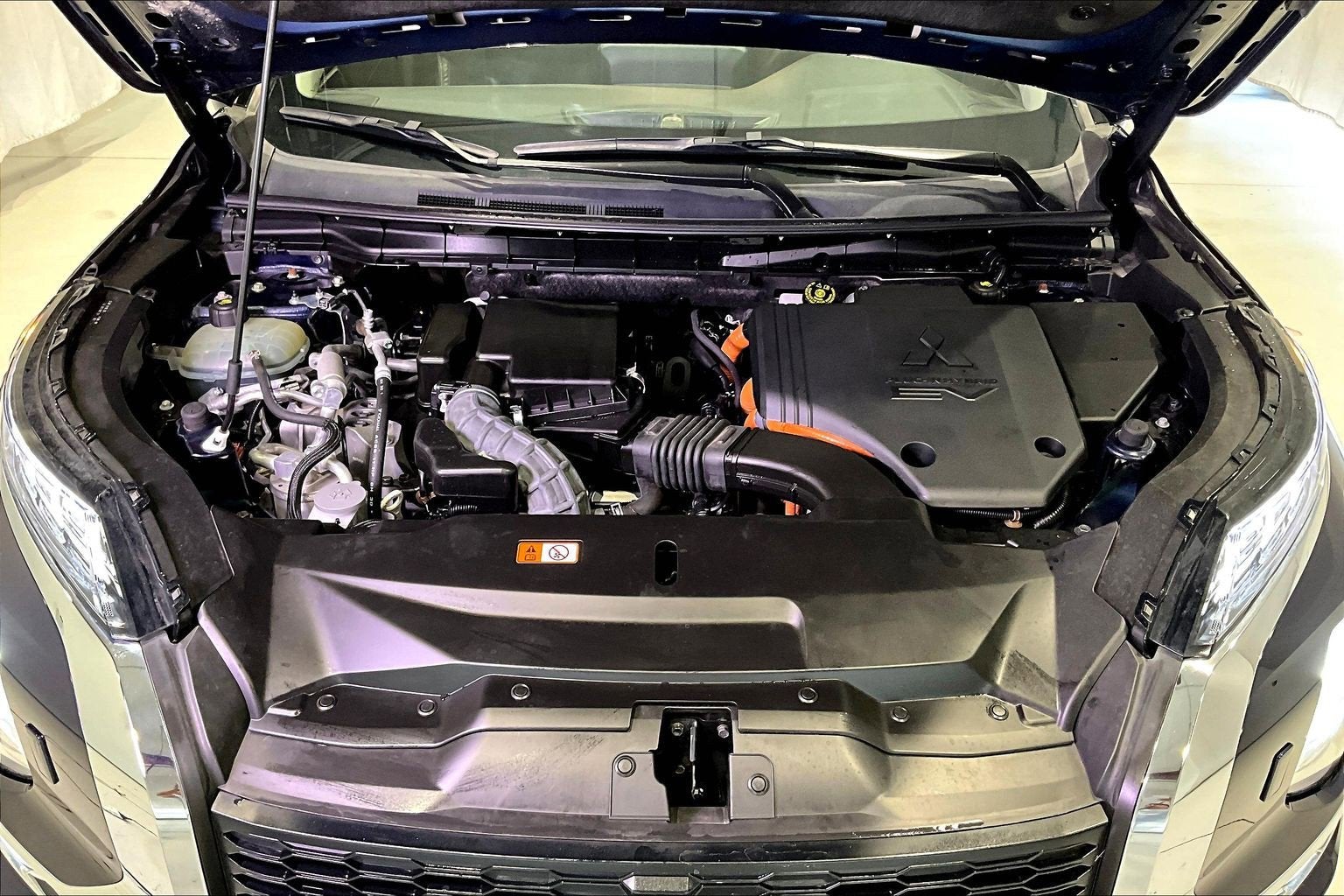 2023 Mitsubishi Outlander PHEV SE