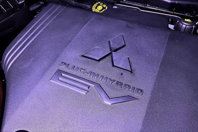 2023 Mitsubishi Outlander PHEV SE