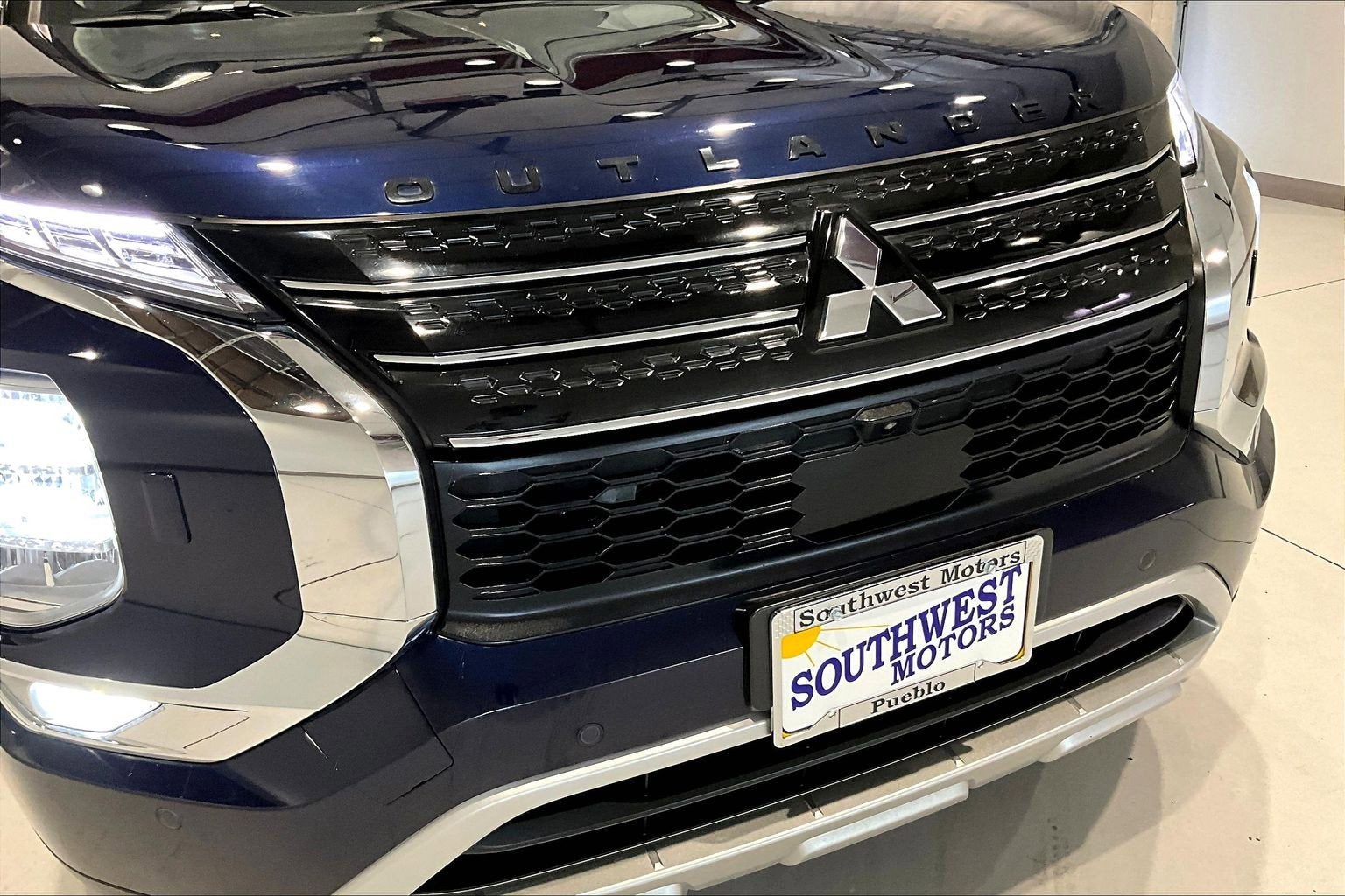 2023 Mitsubishi Outlander PHEV SE