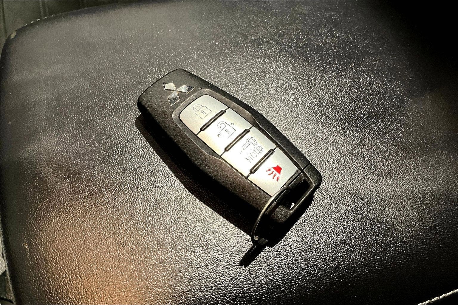 2023 Mitsubishi Outlander PHEV SE