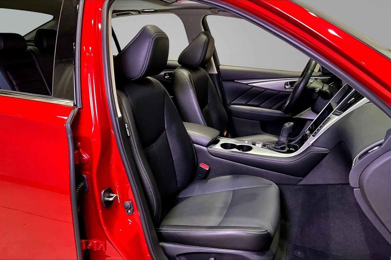2023 INFINITI Q50 LUXE