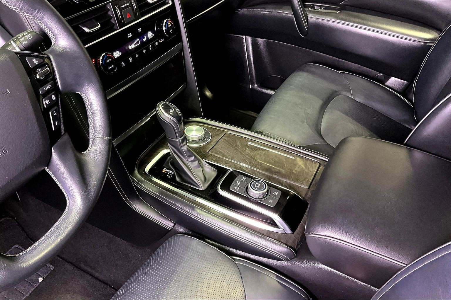 2024 INFINITI QX80 LUXE