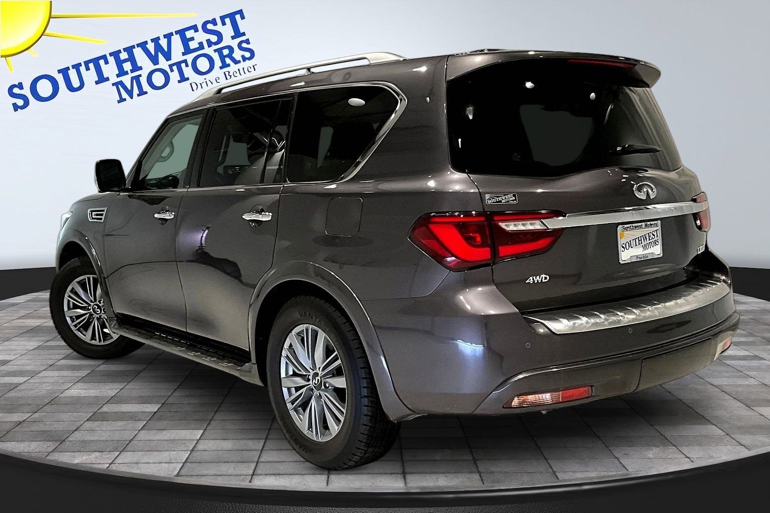 2024 INFINITI QX80 LUXE