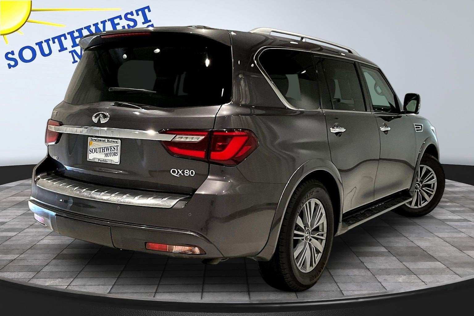 2024 INFINITI QX80 LUXE