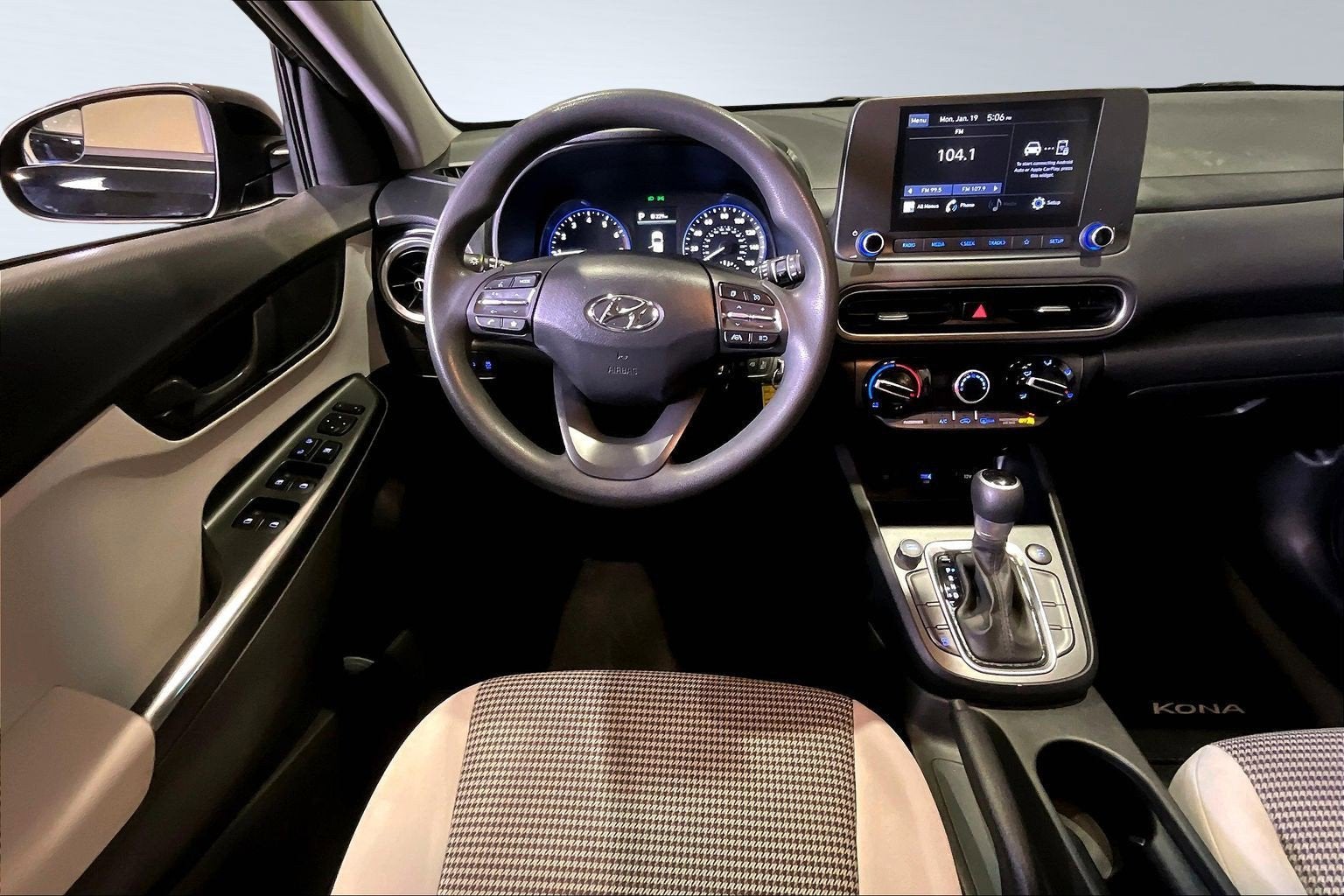 2022 Hyundai Kona SE