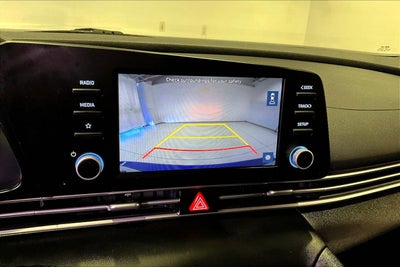 2023 Hyundai Elantra SE