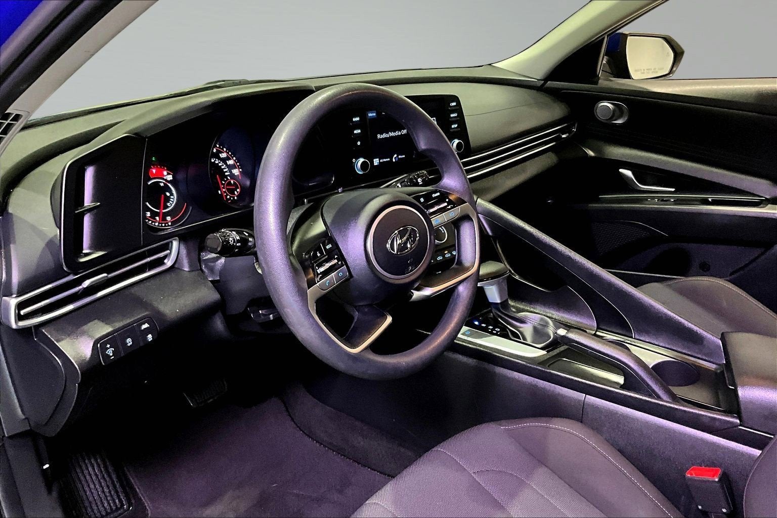 2023 Hyundai Elantra SE