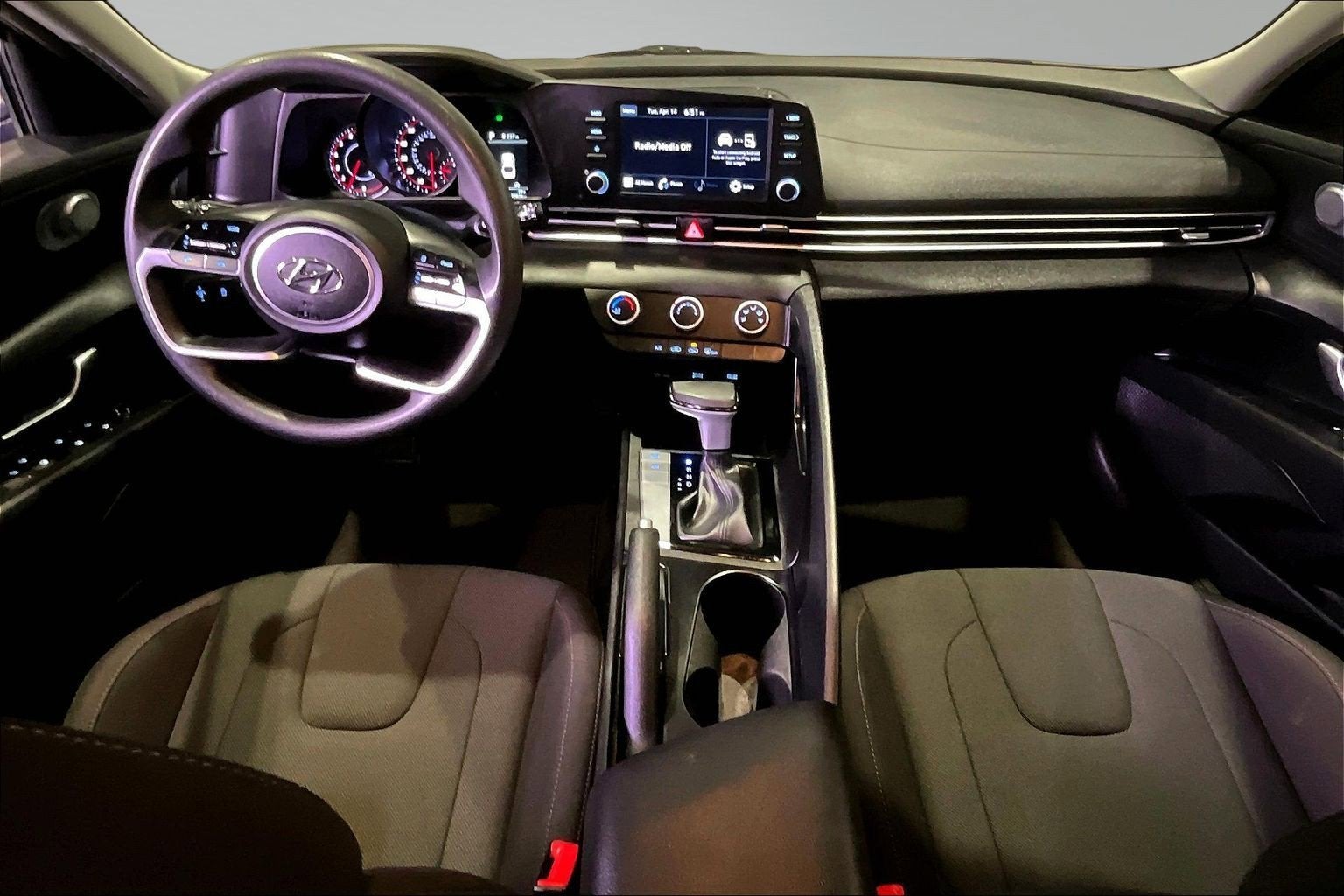 2023 Hyundai Elantra SE